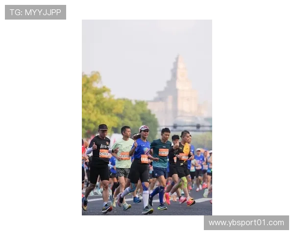 2025杭州梦想小镇半程马拉松鸣枪起跑激情澎湃共赴跑步之约