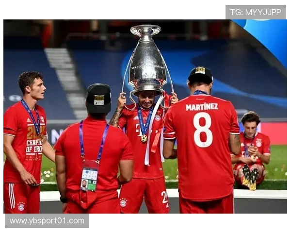 卢卡斯盼航班落地之时球队已加冕冠军全力聚焦摩纳哥关键决胜大战