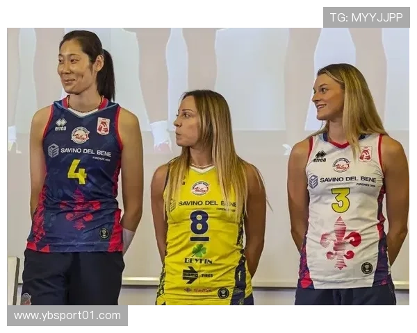 豪门对决场边暖心举动引发热议 照亮赛场背后的温情瞬间