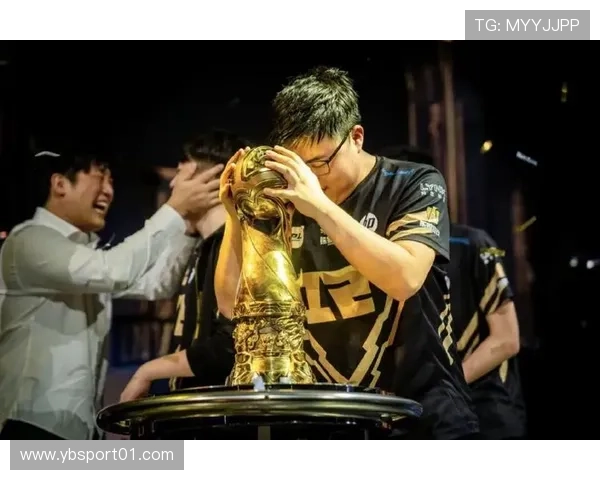 退役多年仍上热搜他用极限封盖诠释什么叫人类身体巅峰 退役多年仍上热搜他用极限封盖诠释什么叫人类身体巅峰